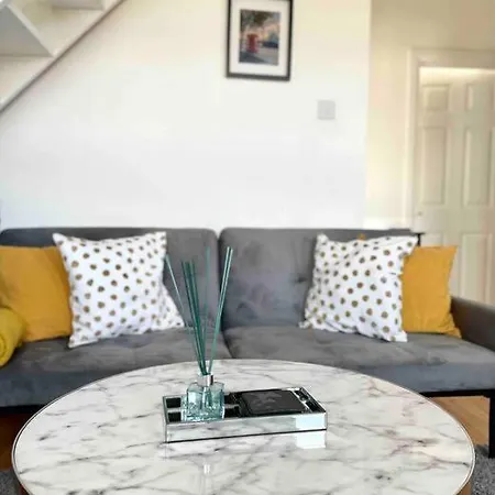 A Bright Two Double Bedroom Flat London Exterior photo