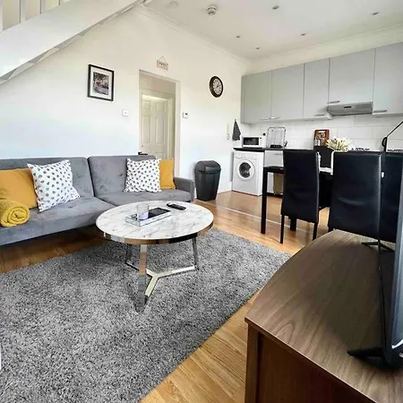 A Bright Two Double Bedroom Flat London Exterior photo