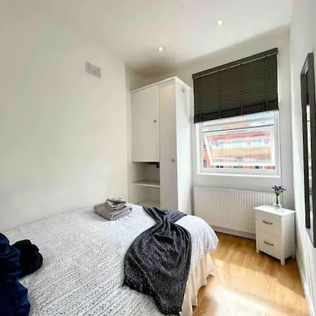 A Bright Two Double Bedroom Flat London Exterior photo
